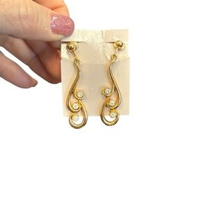 Avon Melody Dangle clip Earrings goldtone NIB vintage 1991